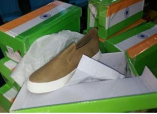 चीन ने किया तिरंगे का अपमान बनाये तिरंगे की पैकिंग वाले जूते