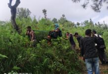 आखिर कब तक मरीजों को डोली में लाएंगे ग्रामीण, चुनाव बहिष्कार के बाद भी सरकार ने नहीं ली सुध