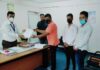 जान हथेली पर रखकर कर रहे ड्यूटी, प्रोत्साहन देने के बजाए वेतन काटना गलत