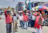 सर्जन के इस्तीफे के बाद चंपावत के लोगों का फूटा गुस्सा स्वास्थ्य निदेशालय और अस्पताल प्रबंधन के खिलाफ किया प्रदर्शन
