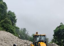 भारी बारिश के चलते एनएच बाधित
